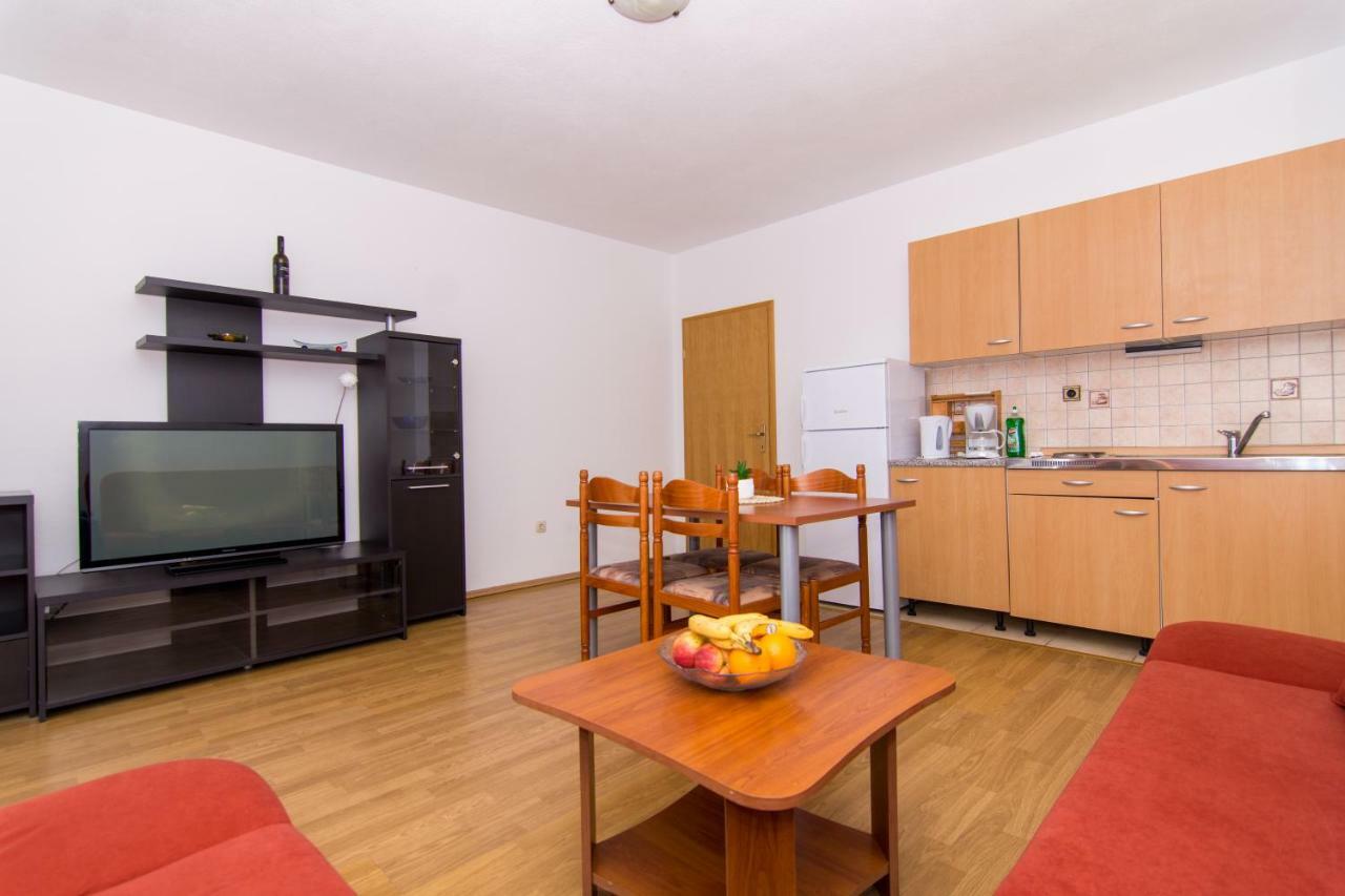 Apartments Jozic Seget Vranjica Bagian luar foto