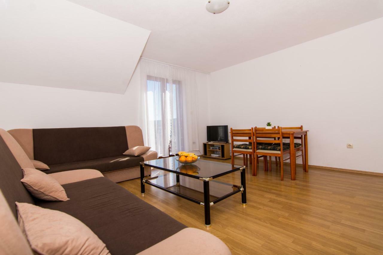 Apartments Jozic Seget Vranjica Bagian luar foto