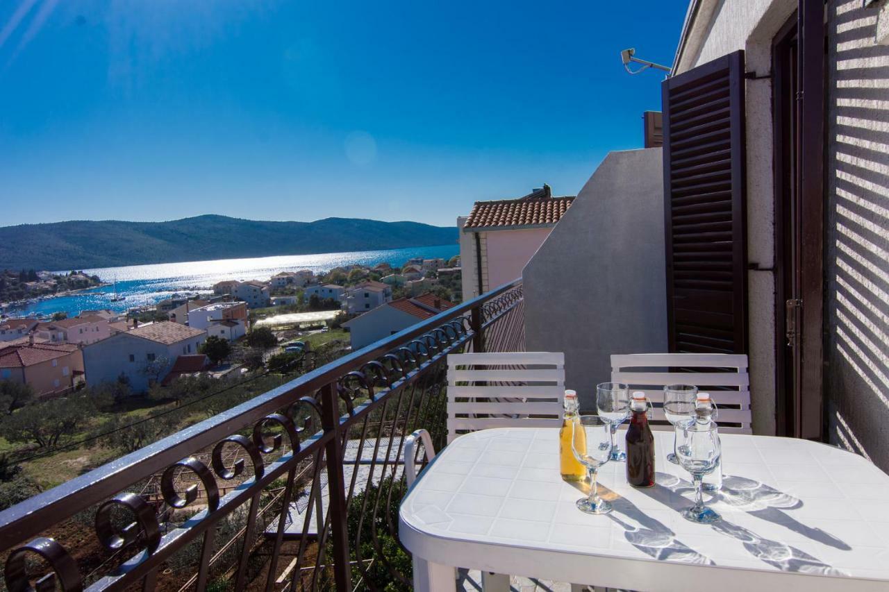 Apartments Jozic Seget Vranjica Bagian luar foto