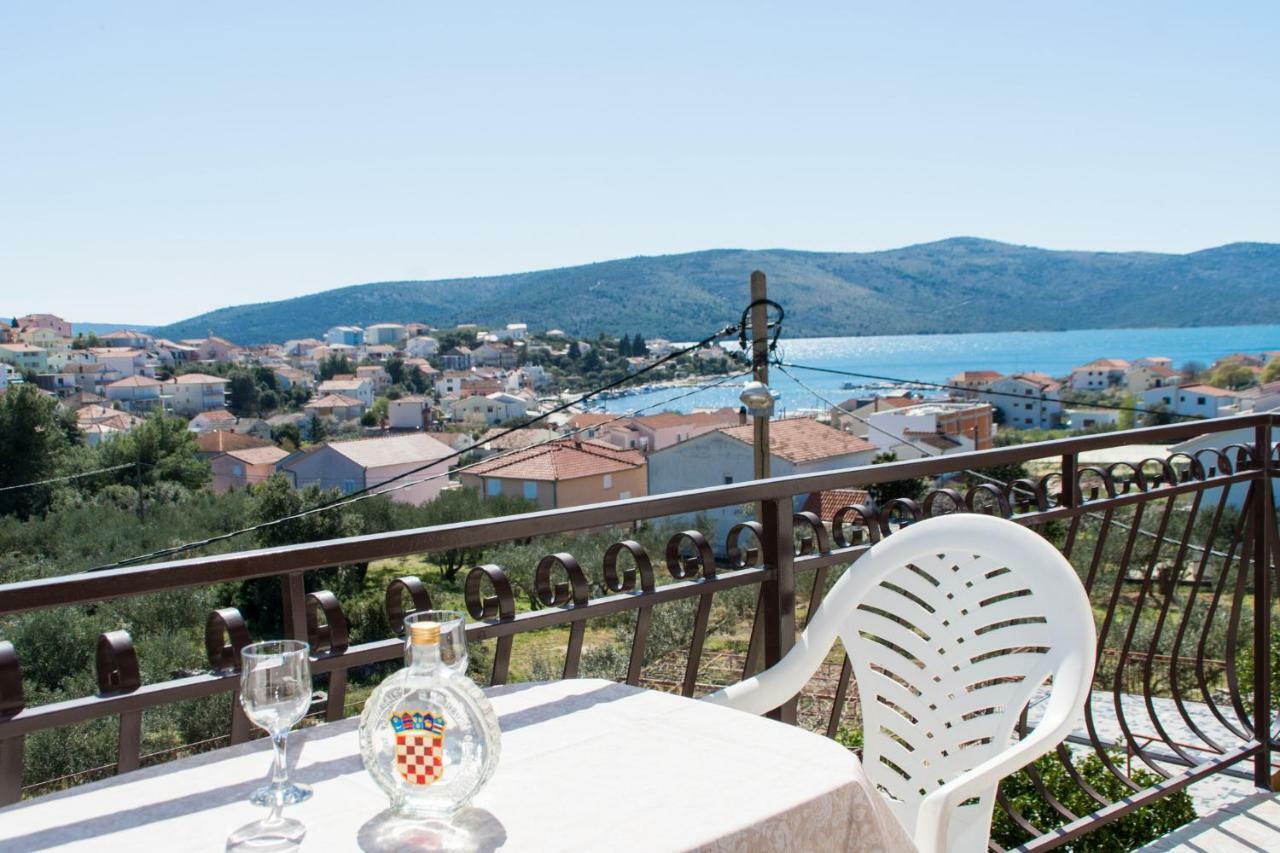 Apartments Jozic Seget Vranjica Bagian luar foto