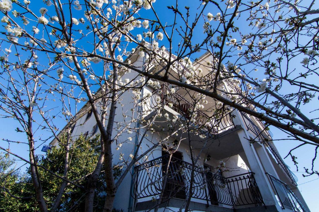 Apartments Jozic Seget Vranjica Bagian luar foto