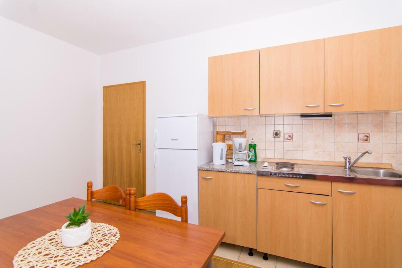 Apartments Jozic Seget Vranjica Bagian luar foto