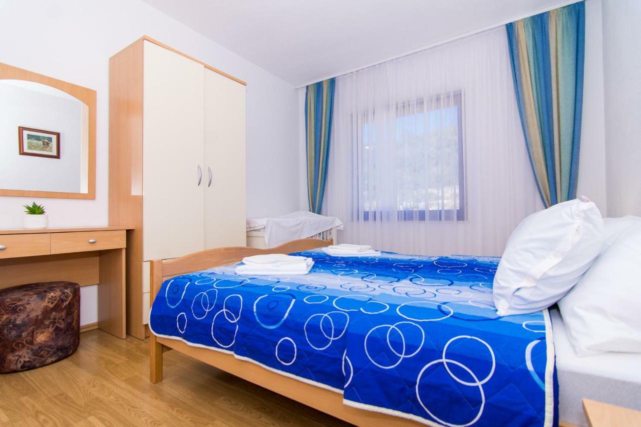 Apartments Jozic Seget Vranjica Bagian luar foto