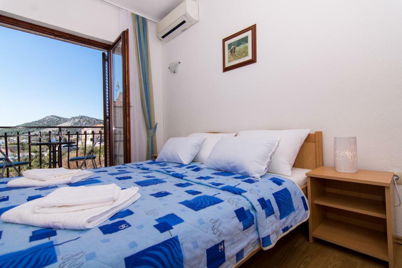 Apartments Jozic Seget Vranjica Bagian luar foto