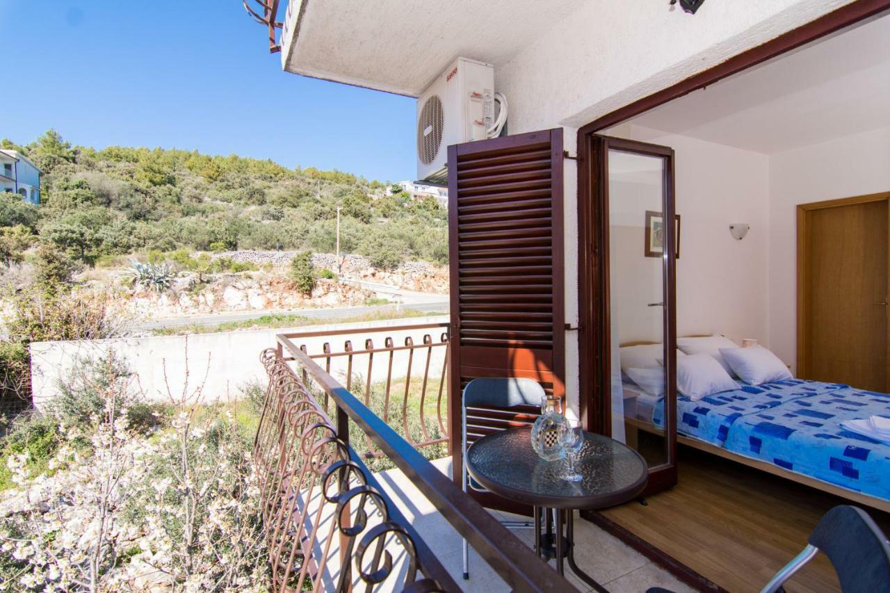 Apartments Jozic Seget Vranjica Bagian luar foto