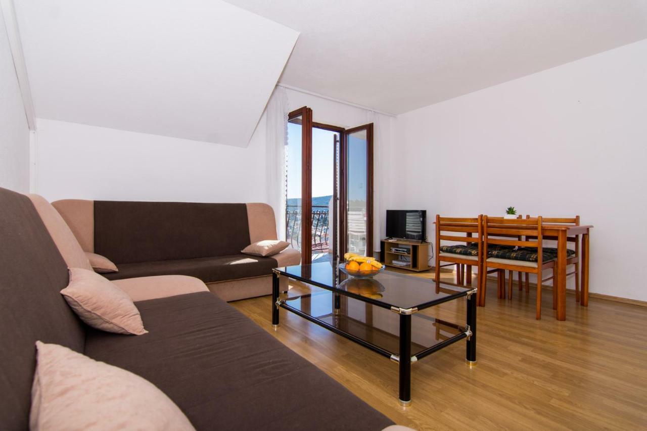Apartments Jozic Seget Vranjica Bagian luar foto