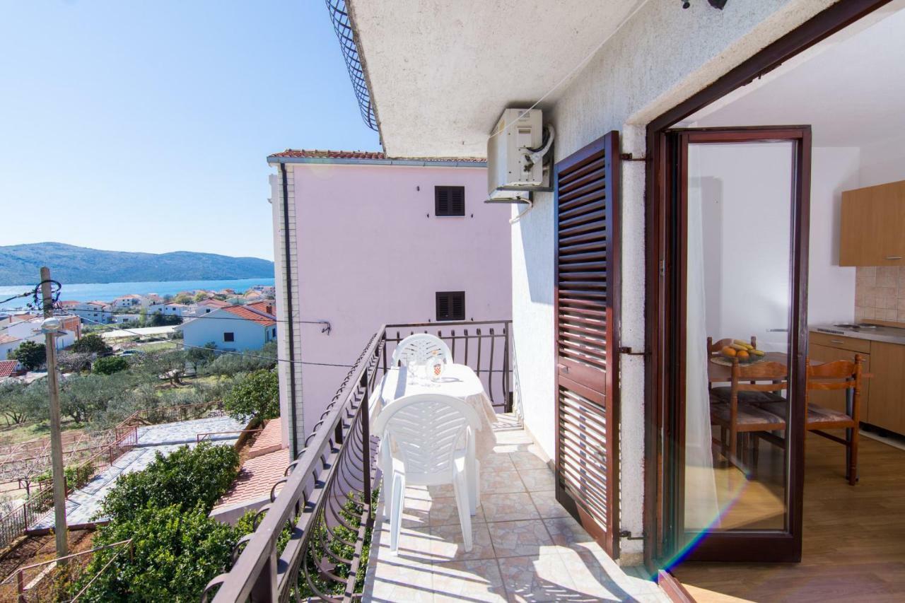 Apartments Jozic Seget Vranjica Bagian luar foto