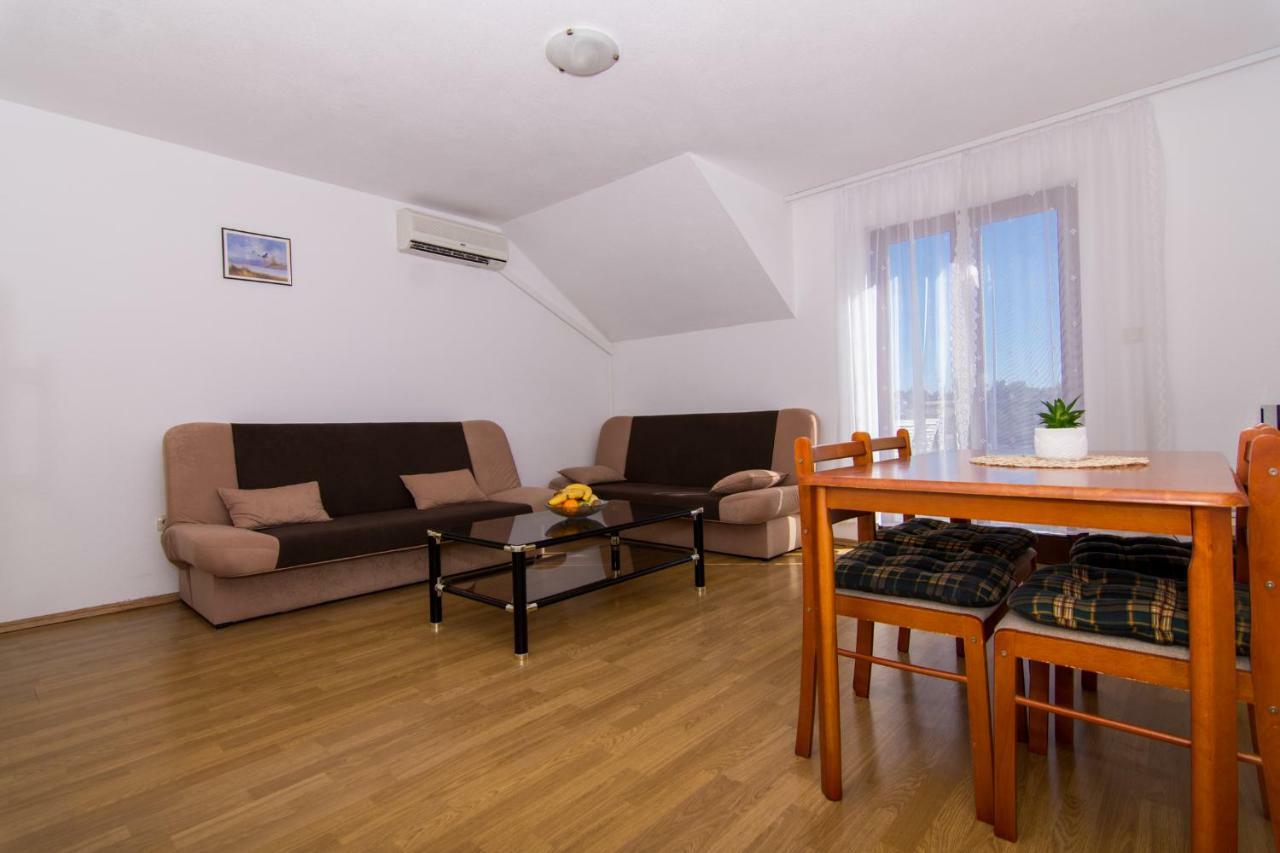 Apartments Jozic Seget Vranjica Bagian luar foto