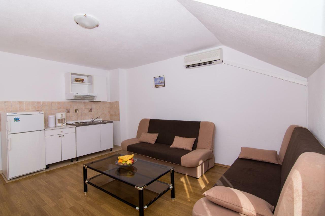 Apartments Jozic Seget Vranjica Bagian luar foto